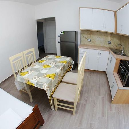 Rafail'S Apartment Sarandë Exterior foto